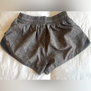 Hotty hot 2.5inch Lululemon shorts Size 4